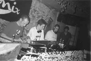 Objects, last Cryonix @ The Matrix (May2001)
